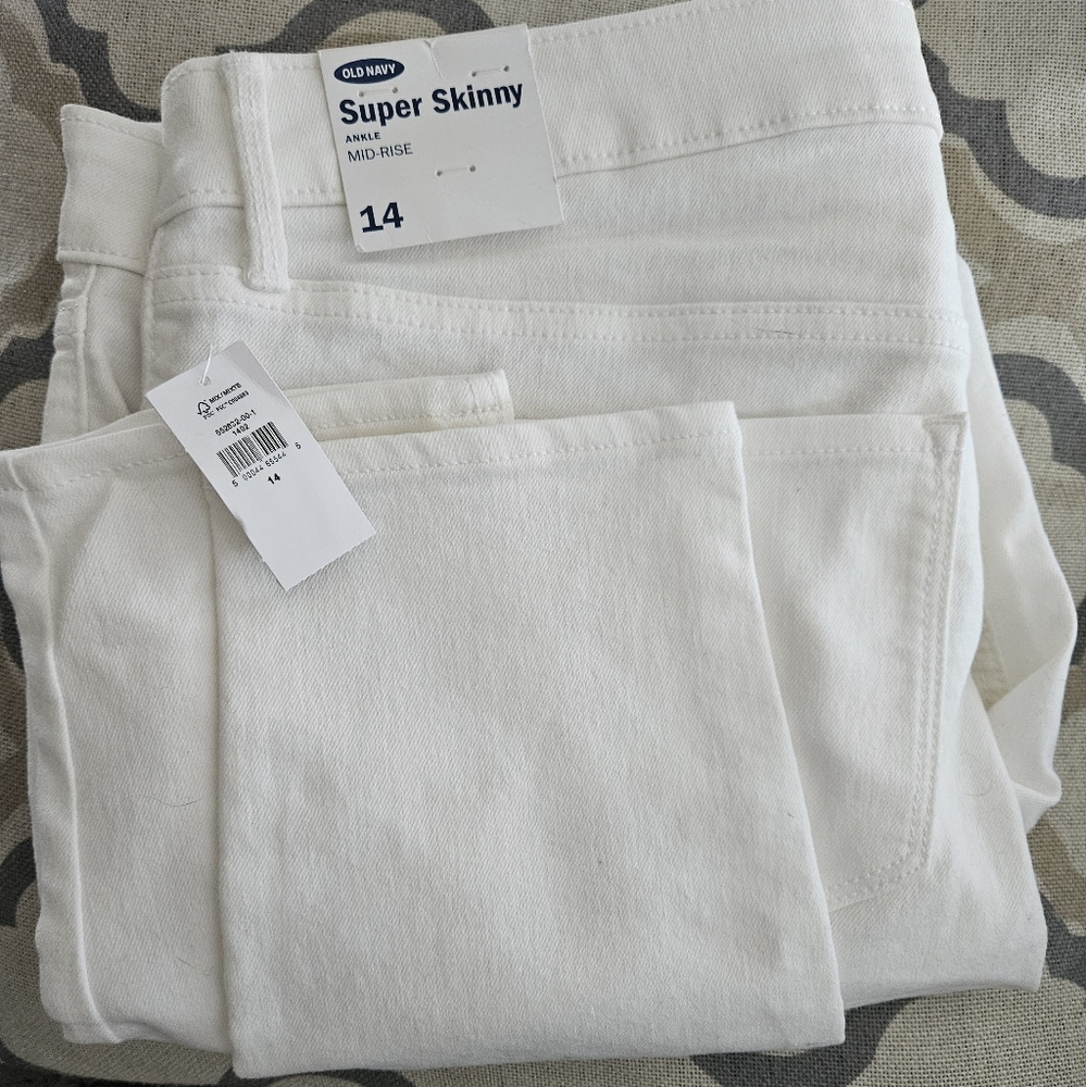 Old Navy Women's White Super Skinny Jeans NWT